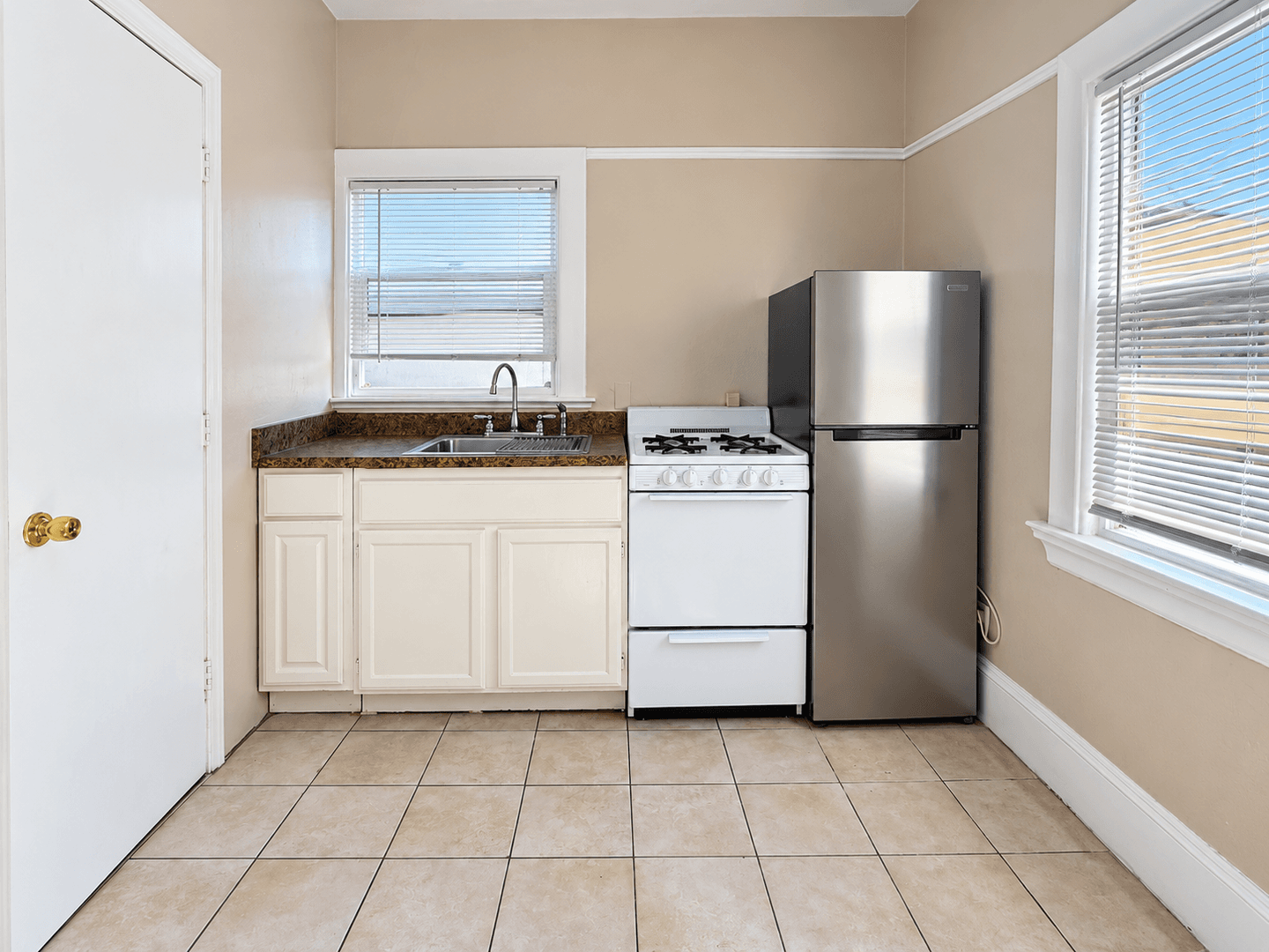 Oakland Apartment: 460 28th St
