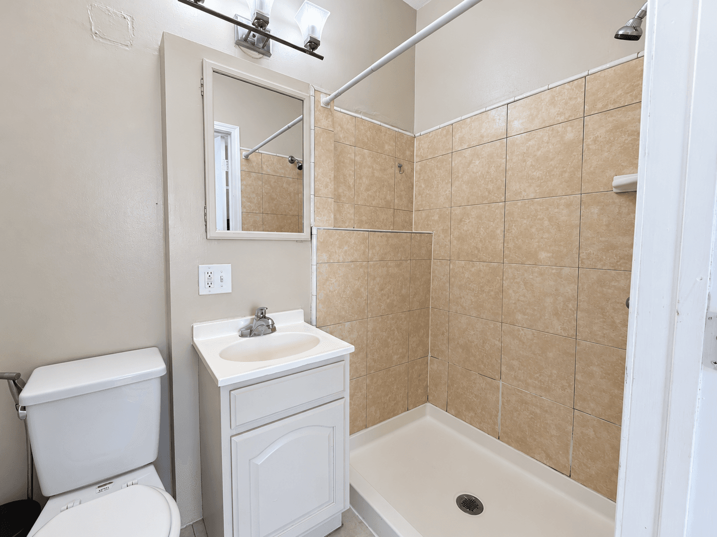Oakland Apartment: 460 28th St