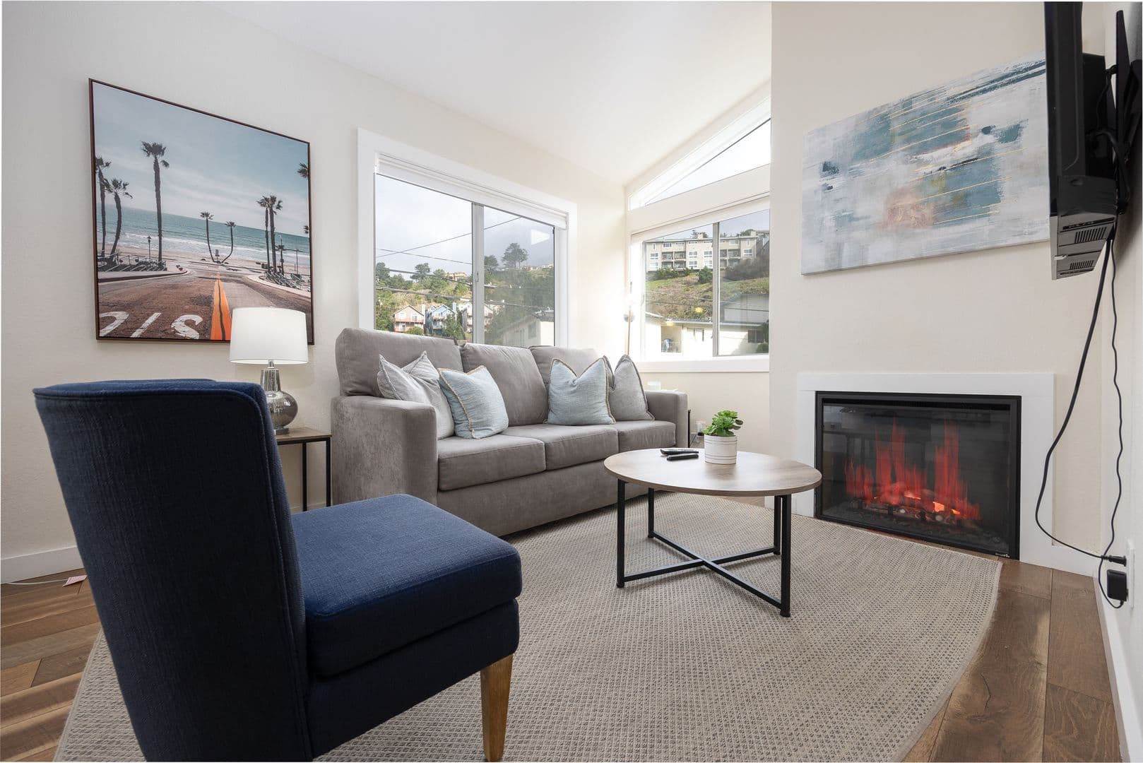 PACIFICA Apartment: 472, 474 & 476 LEWIS ST