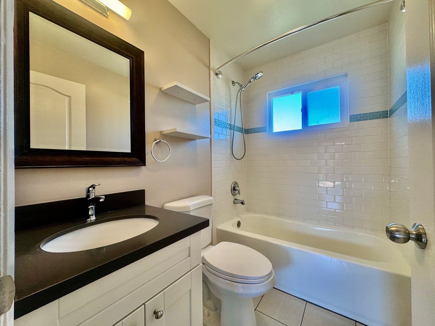 San Leandro Apartment: 510 Castro st