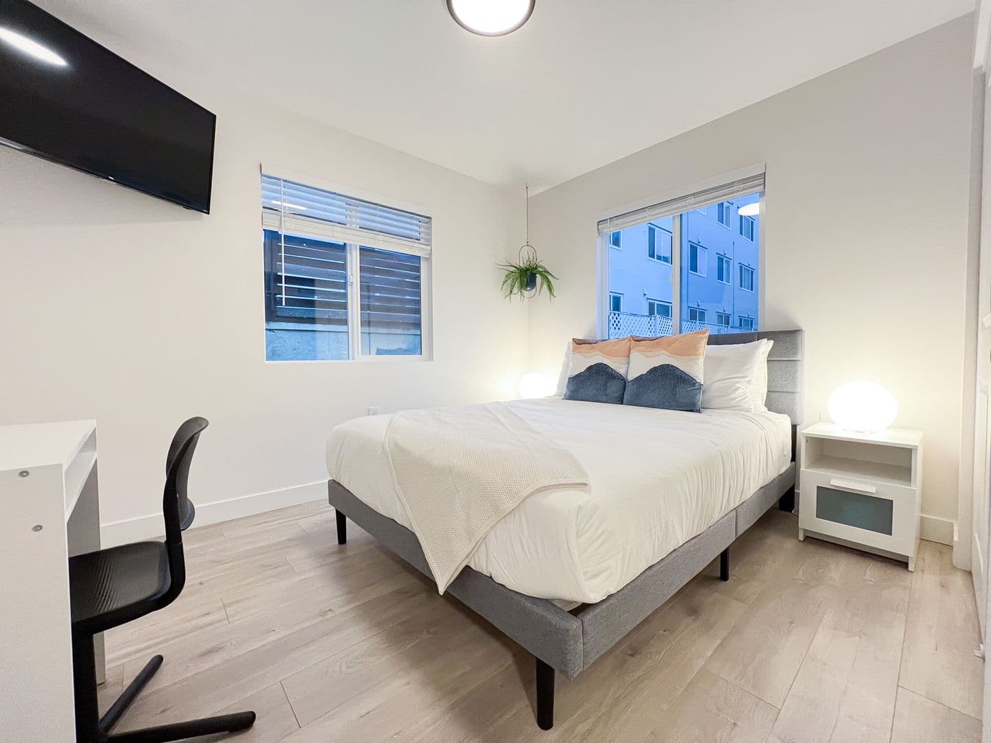 Oakland Apartment: 460 28th St
