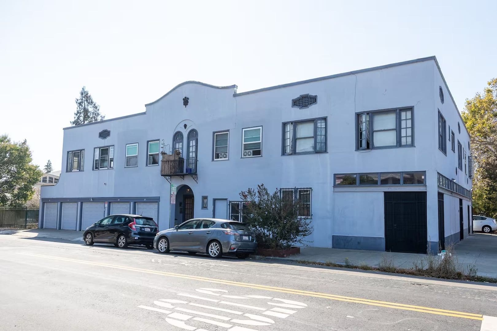 Oakland Apartment: 427 38th St