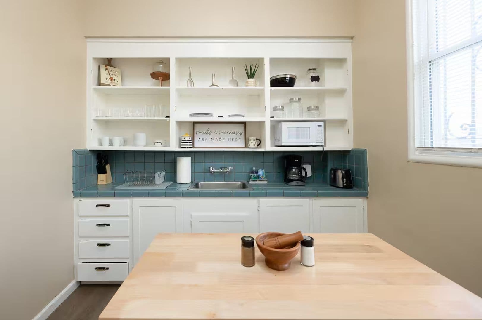 Oakland Apartment: 427 38th St