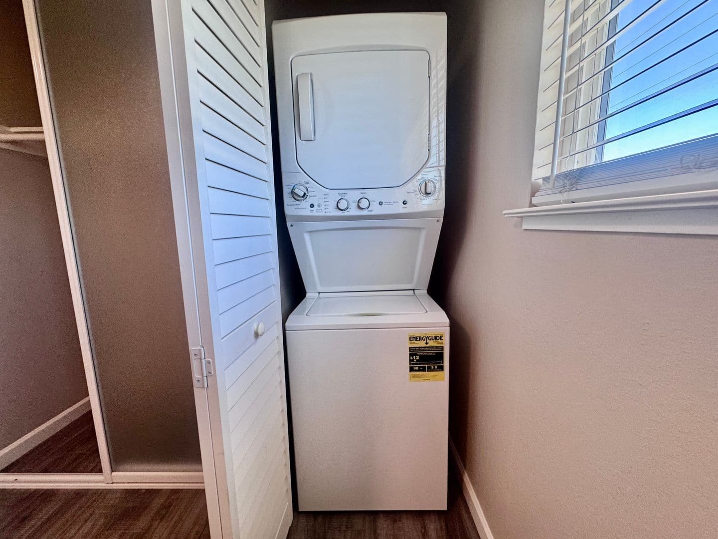 San Leandro Apartment: 510 Castro st