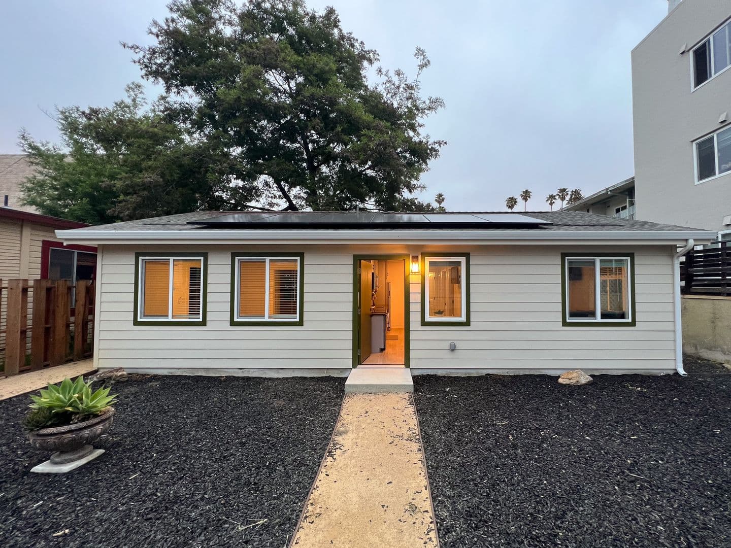 Oakland Apartment: 460 28th St