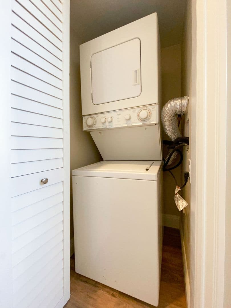 Oakland Apartment: 427 38th St