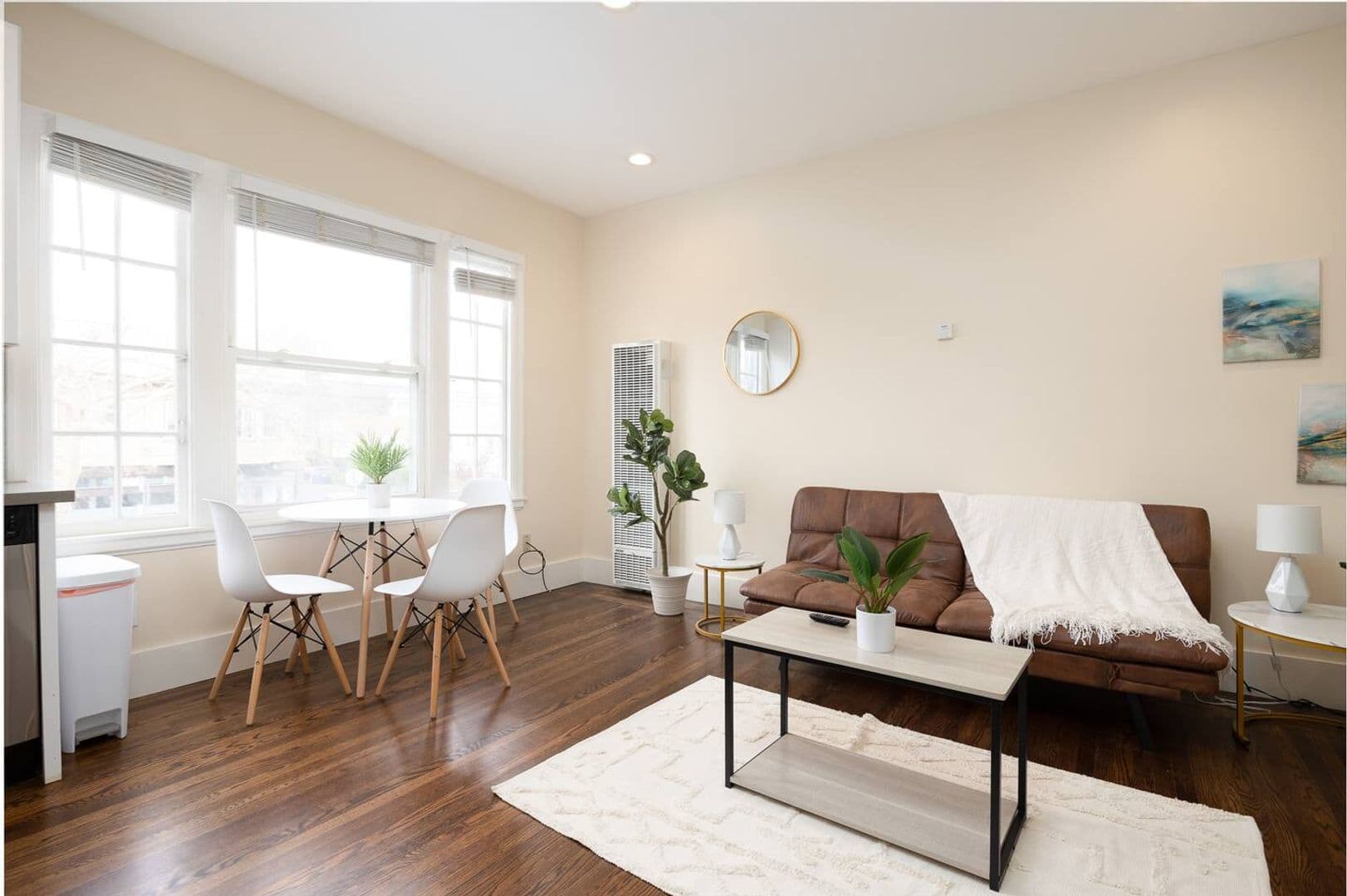 Oakland Apartment: 427 38th St