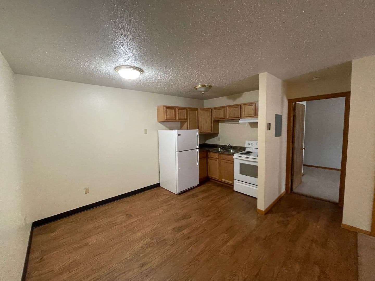 West Fargo Apartment: 931 10th Ave W