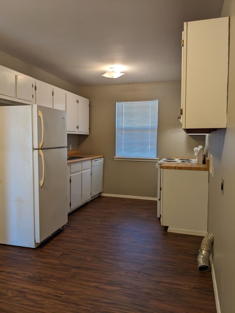 Hope Apartment: 303 W 23rd St
