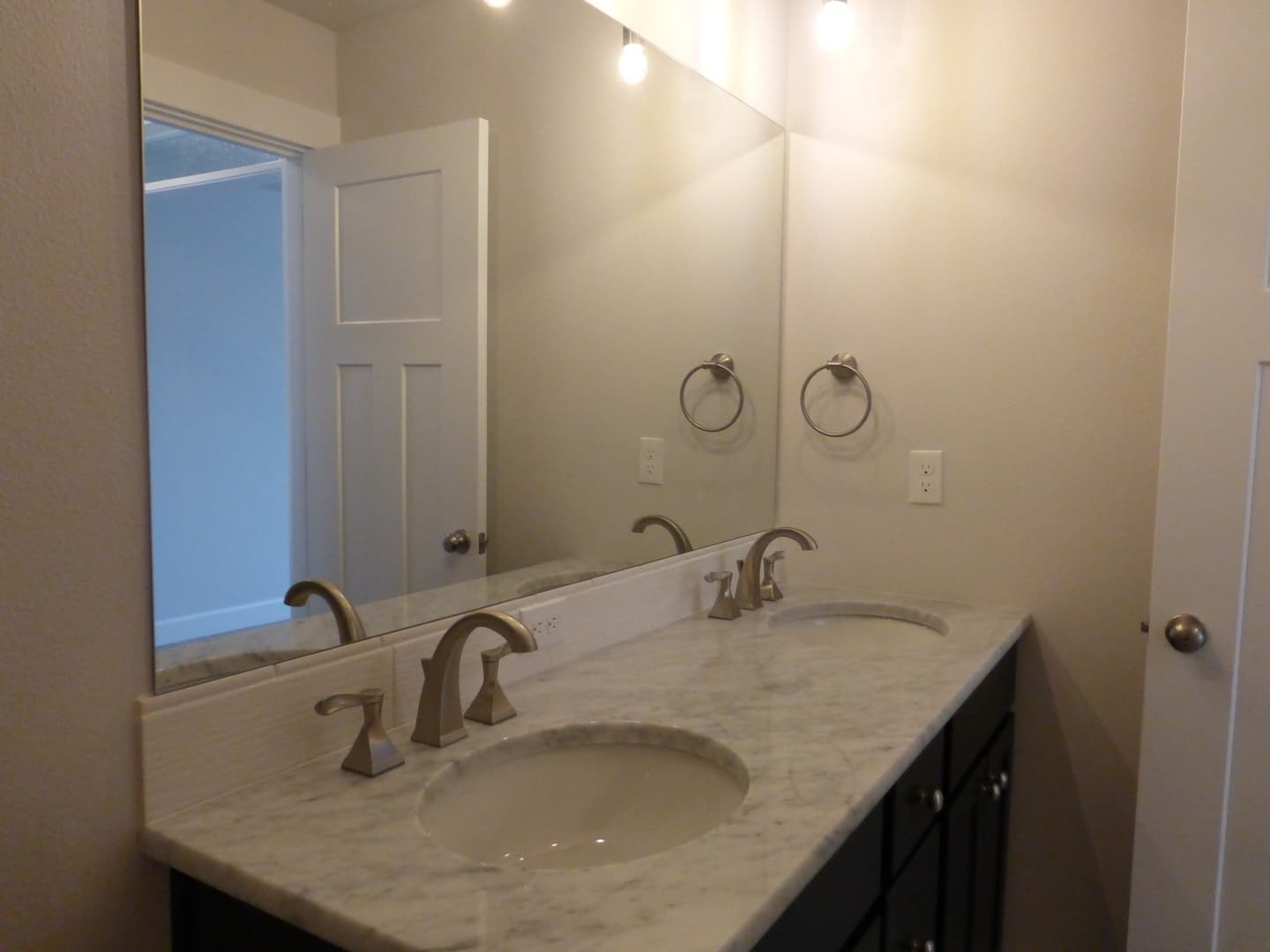 Hillsboro House: 4463 SE Sycamore St