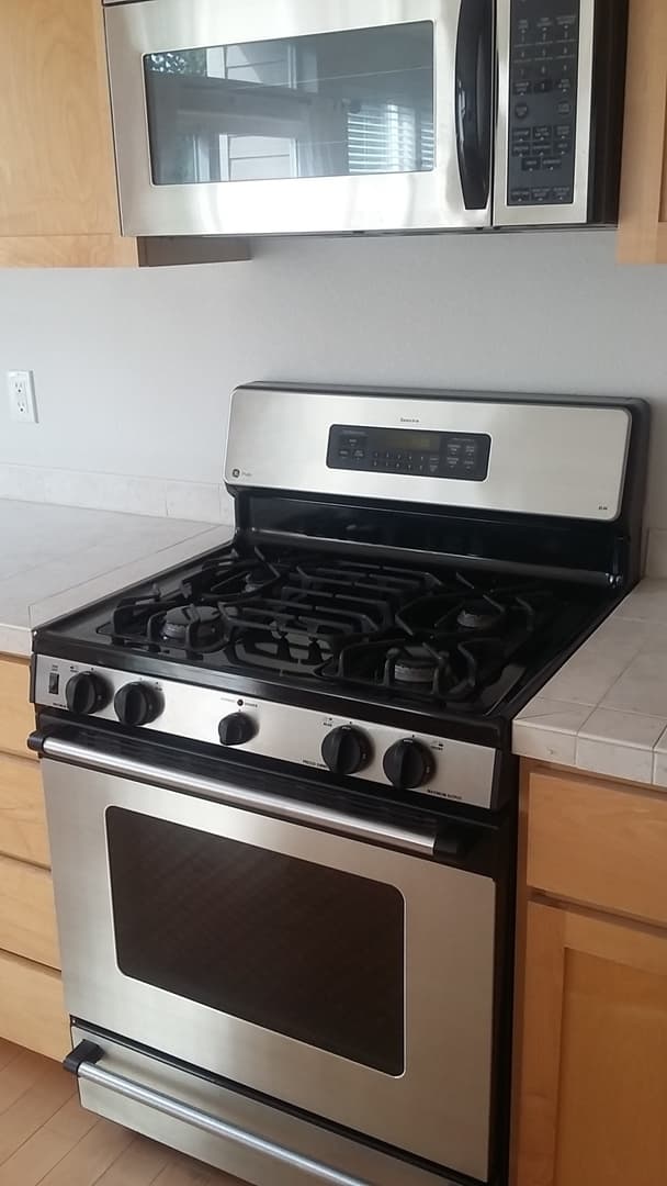 Beaverton House: 9180 SW Graphite Terrace
