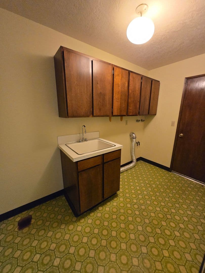 Beaverton Apartment: 10200 SW Crystal St