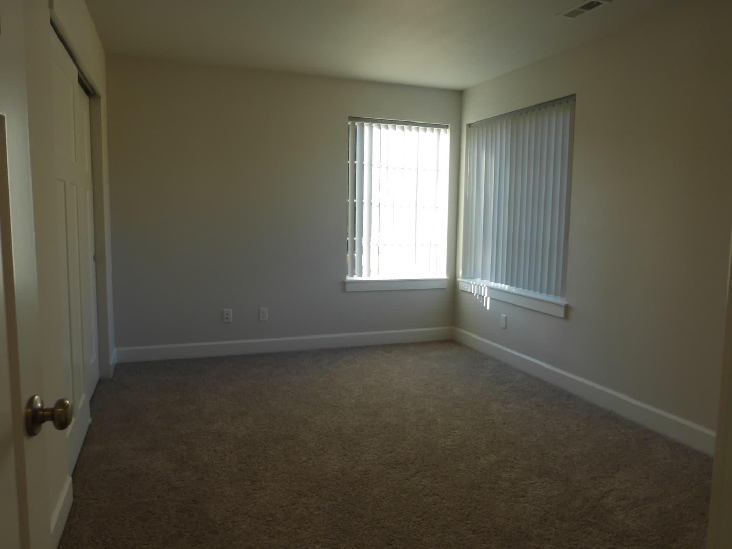 Hillsboro House: 4463 SE Sycamore St