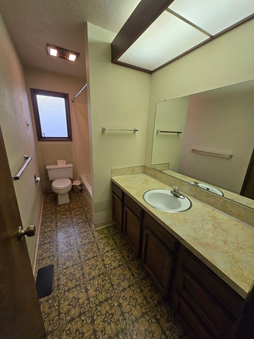 Beaverton Apartment: 10200 SW Crystal St