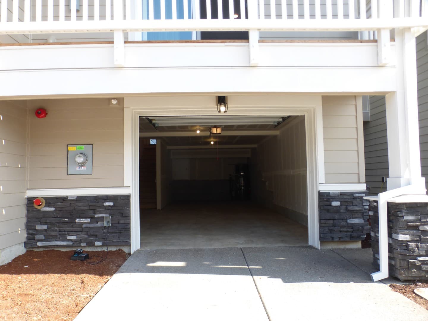 Portland House: 15598 NW BRUGGER RD