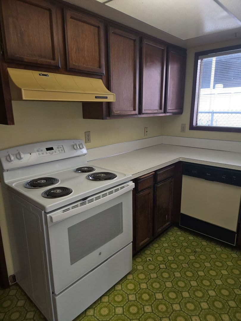 Beaverton Apartment: 10200 SW Crystal St