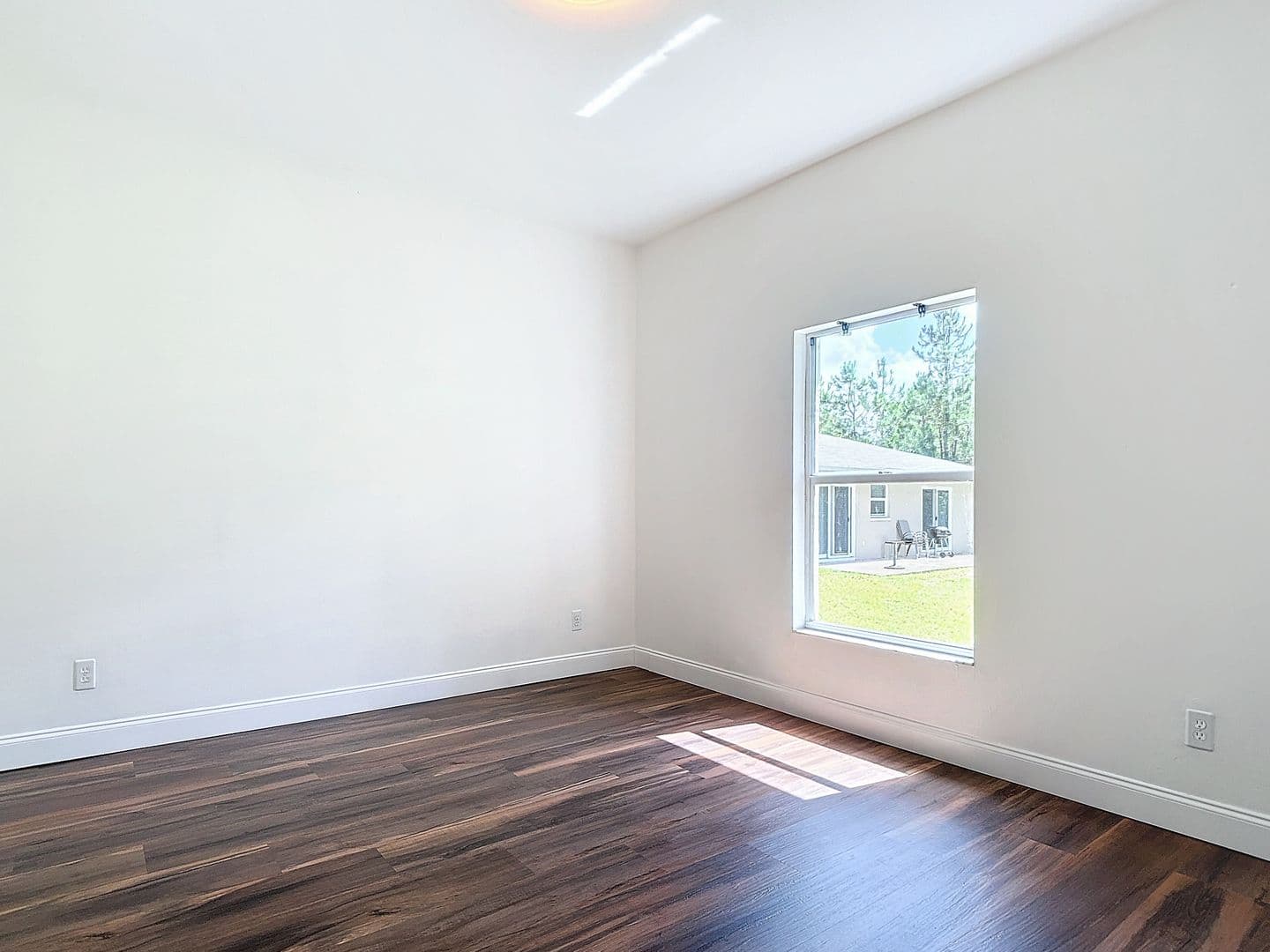 Naples House: 130 16th Ave NE