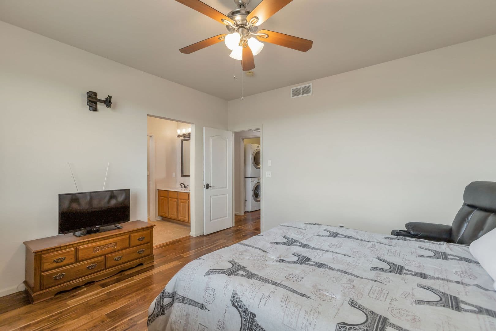 Castle Rock House: 2315 Broadleaf Loop