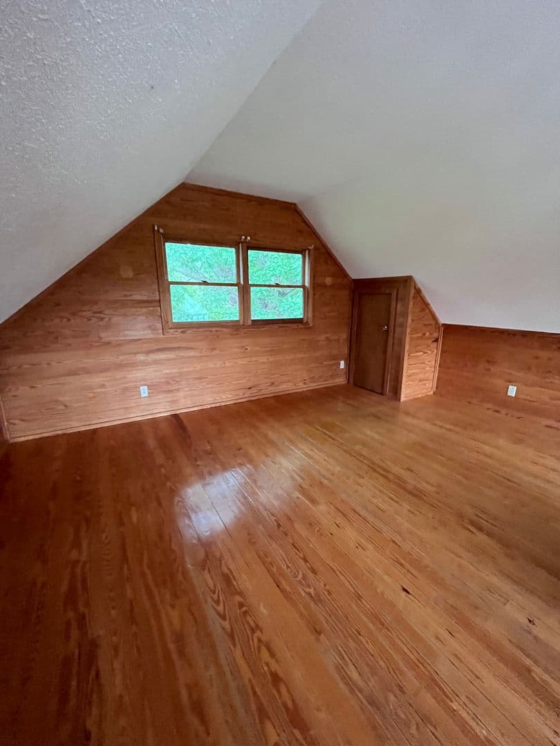 West Jefferson House: 326 Monticello Dr