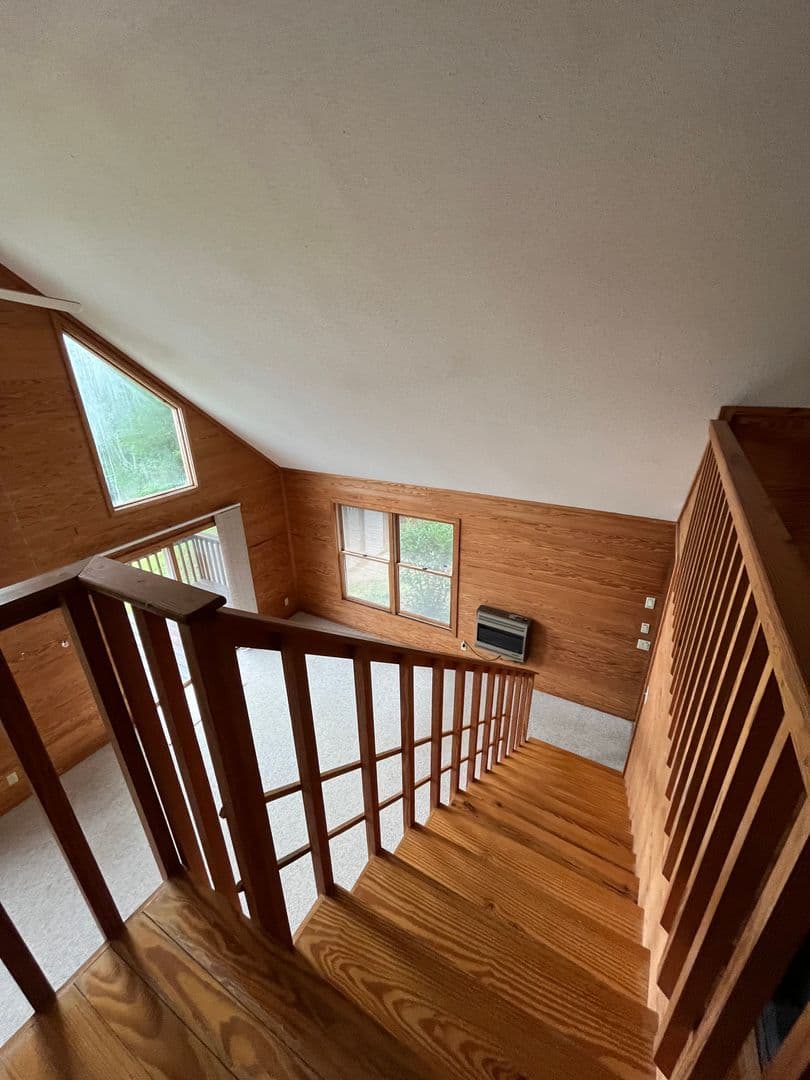 West Jefferson House: 326 Monticello Dr