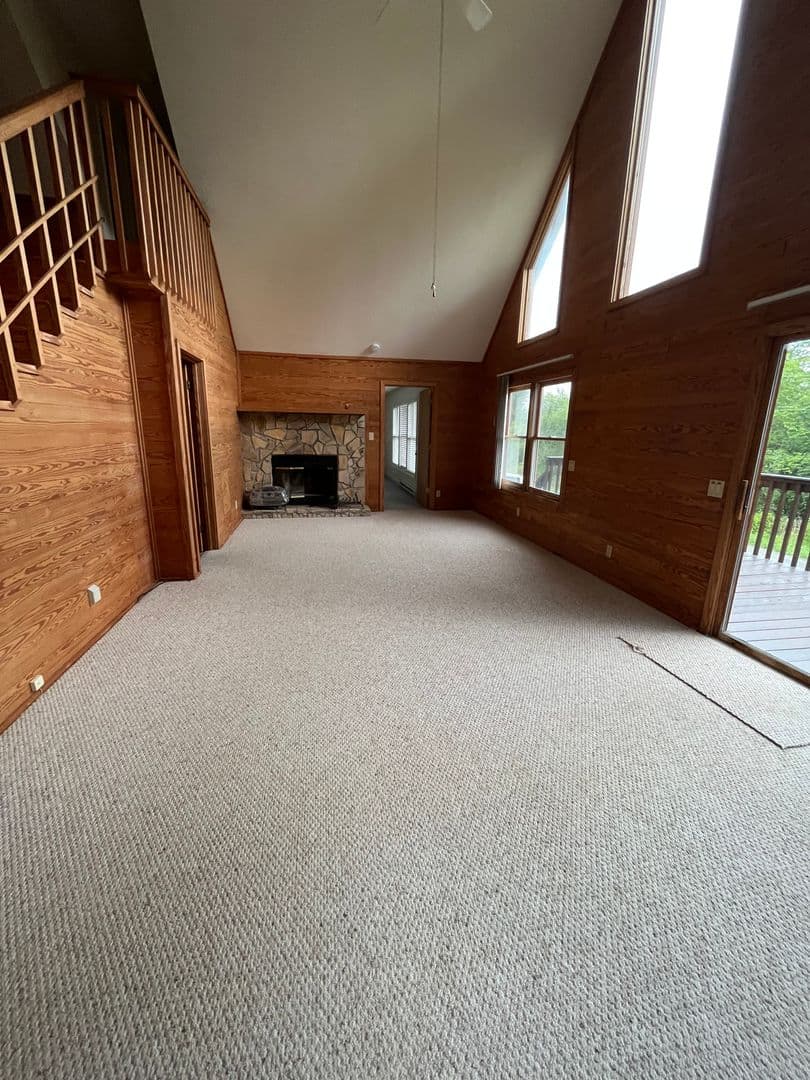 West Jefferson House: 326 Monticello Dr