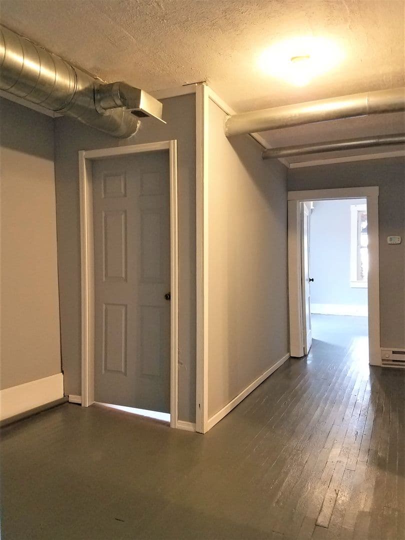 West Jefferson House: 101 A N Jefferson Ave