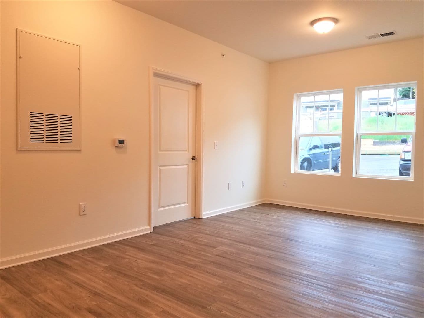 Jefferson Apartment: Academy St
