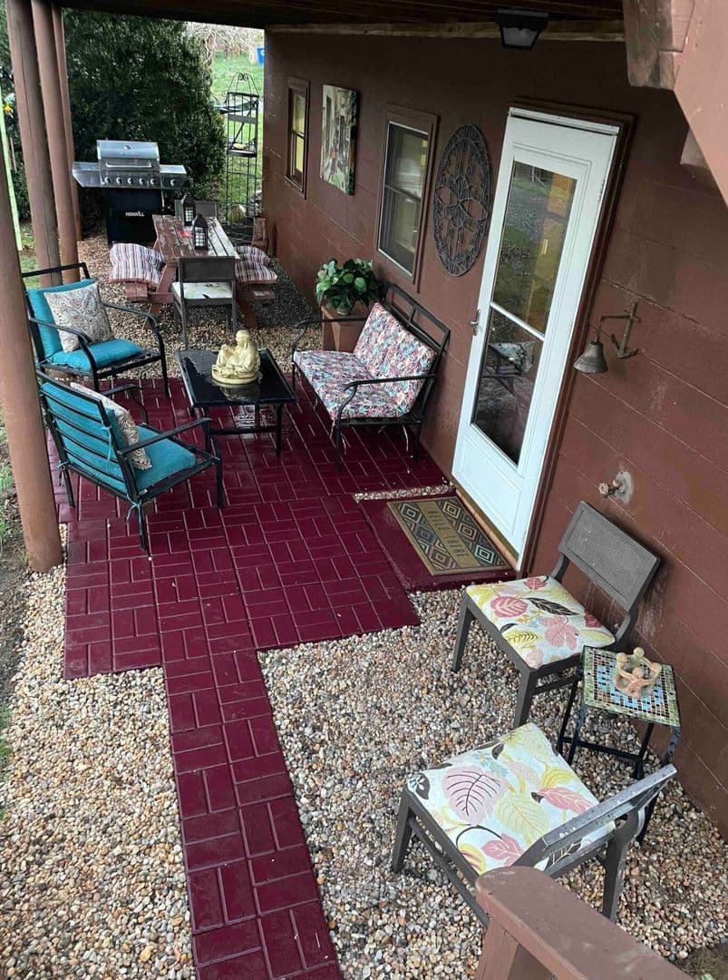Fletcher Apartment: 2001 Cane Creek Rd
