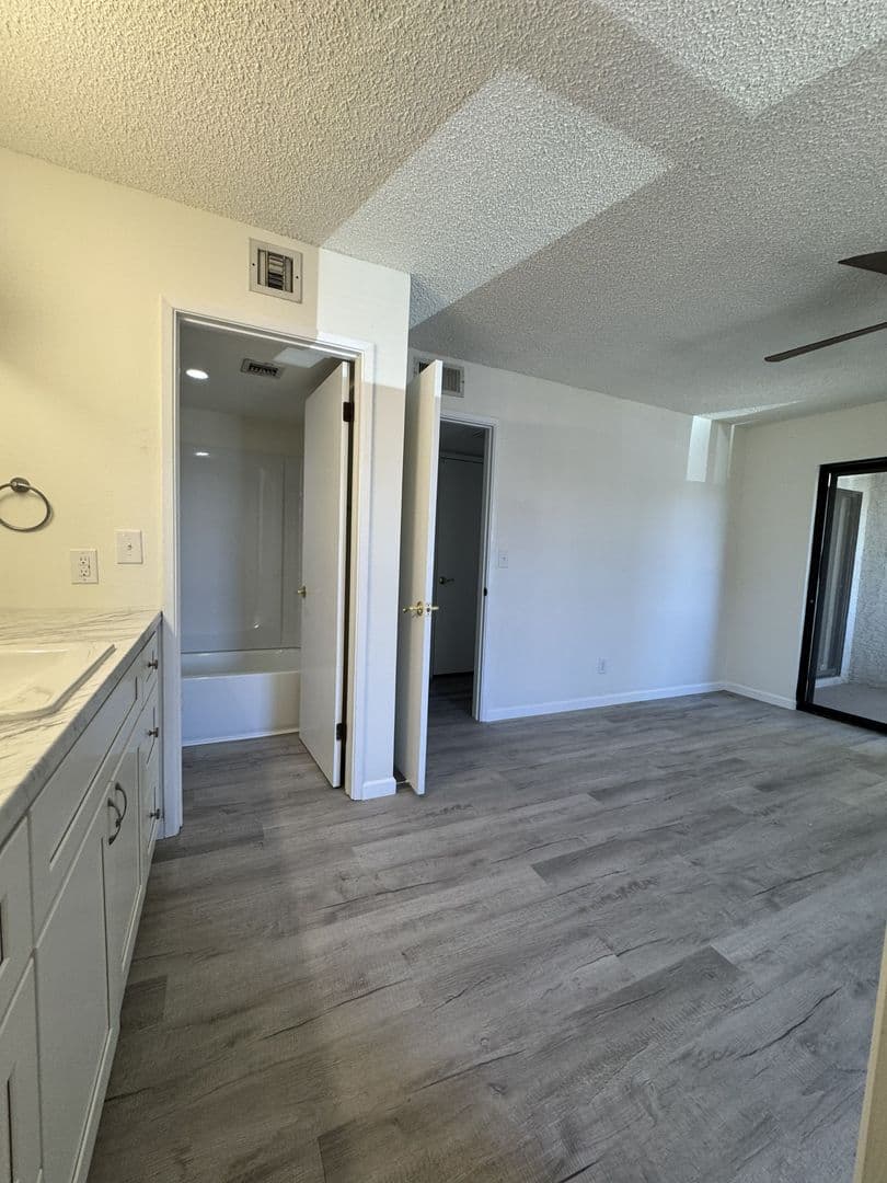 Tempe Apartment: 850 S River Dr.