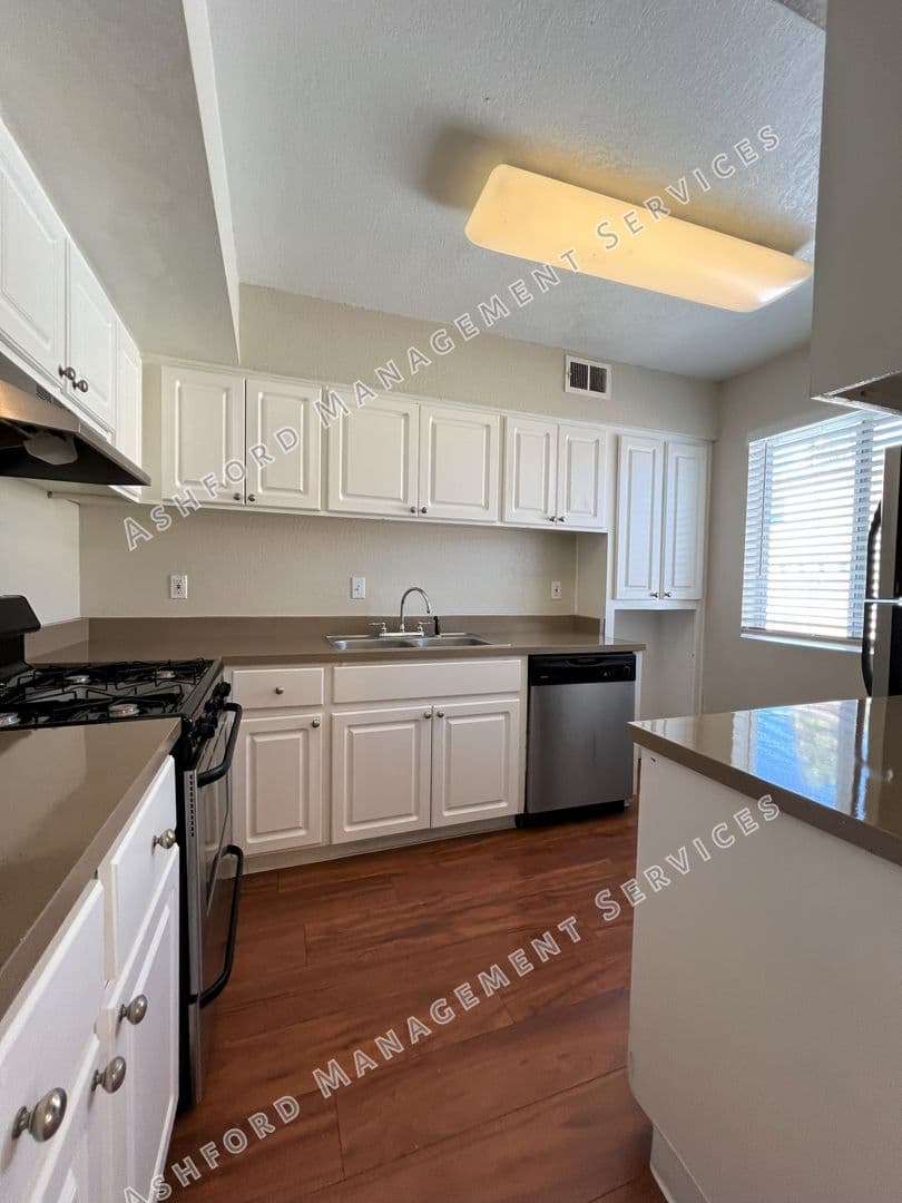 Phoenix Condo: 7141 N 16th St #227