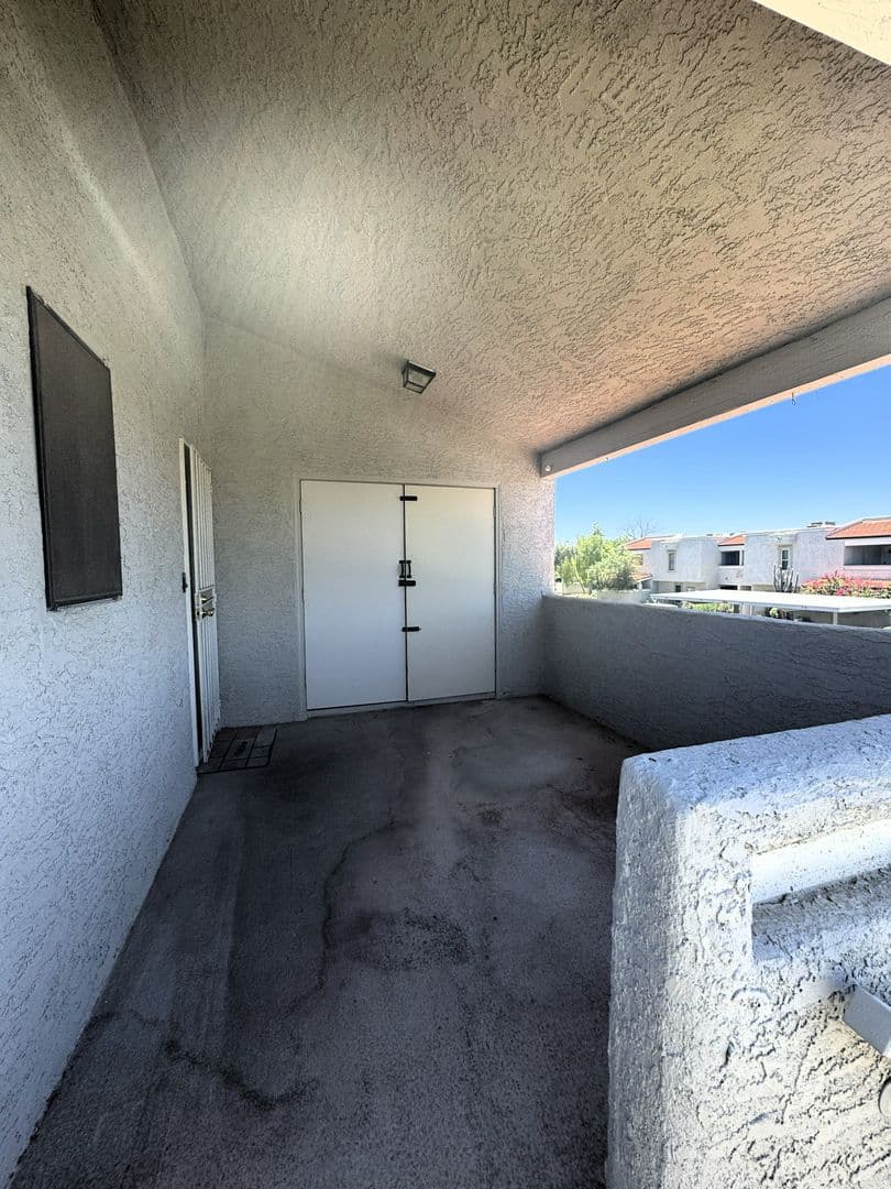 Tempe Apartment: 850 S River Dr.
