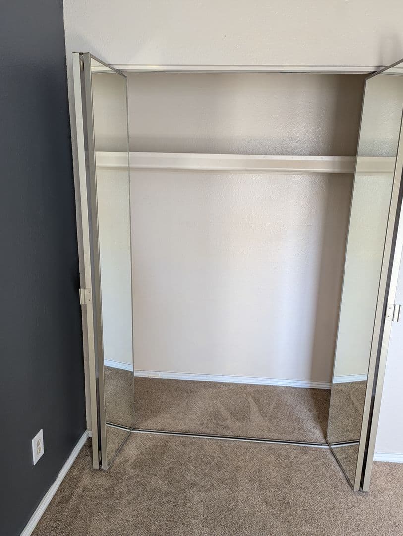 Tempe House: 850 S. River Dr. #1021