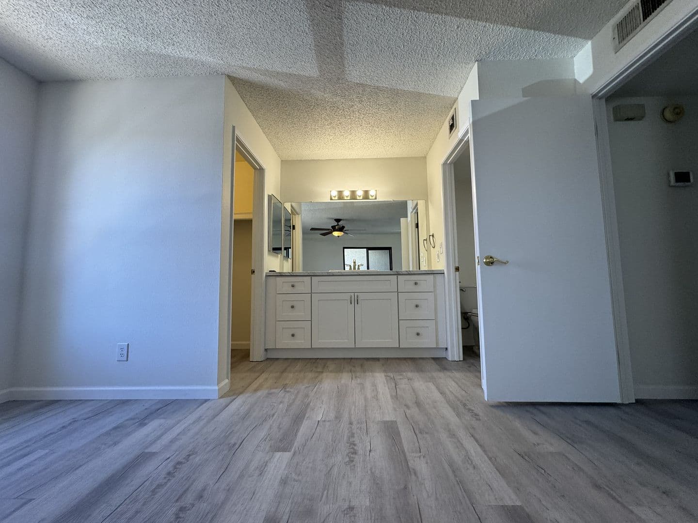 Tempe Apartment: 850 S River Dr.