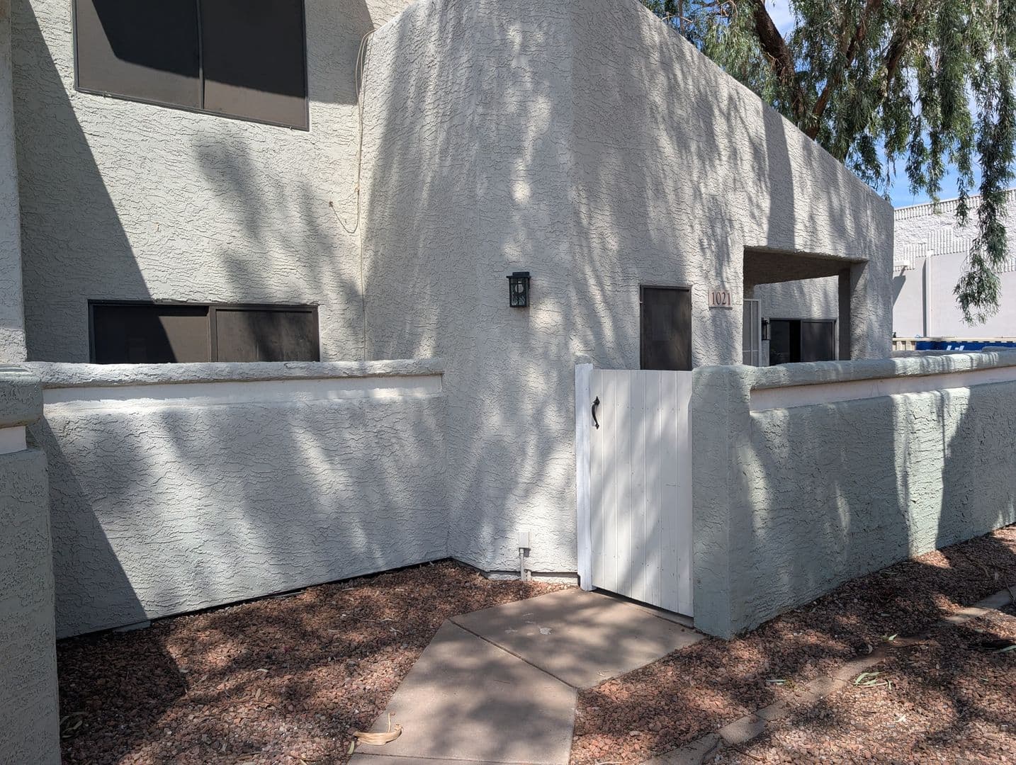 Tempe House: 850 S. River Dr. #1021