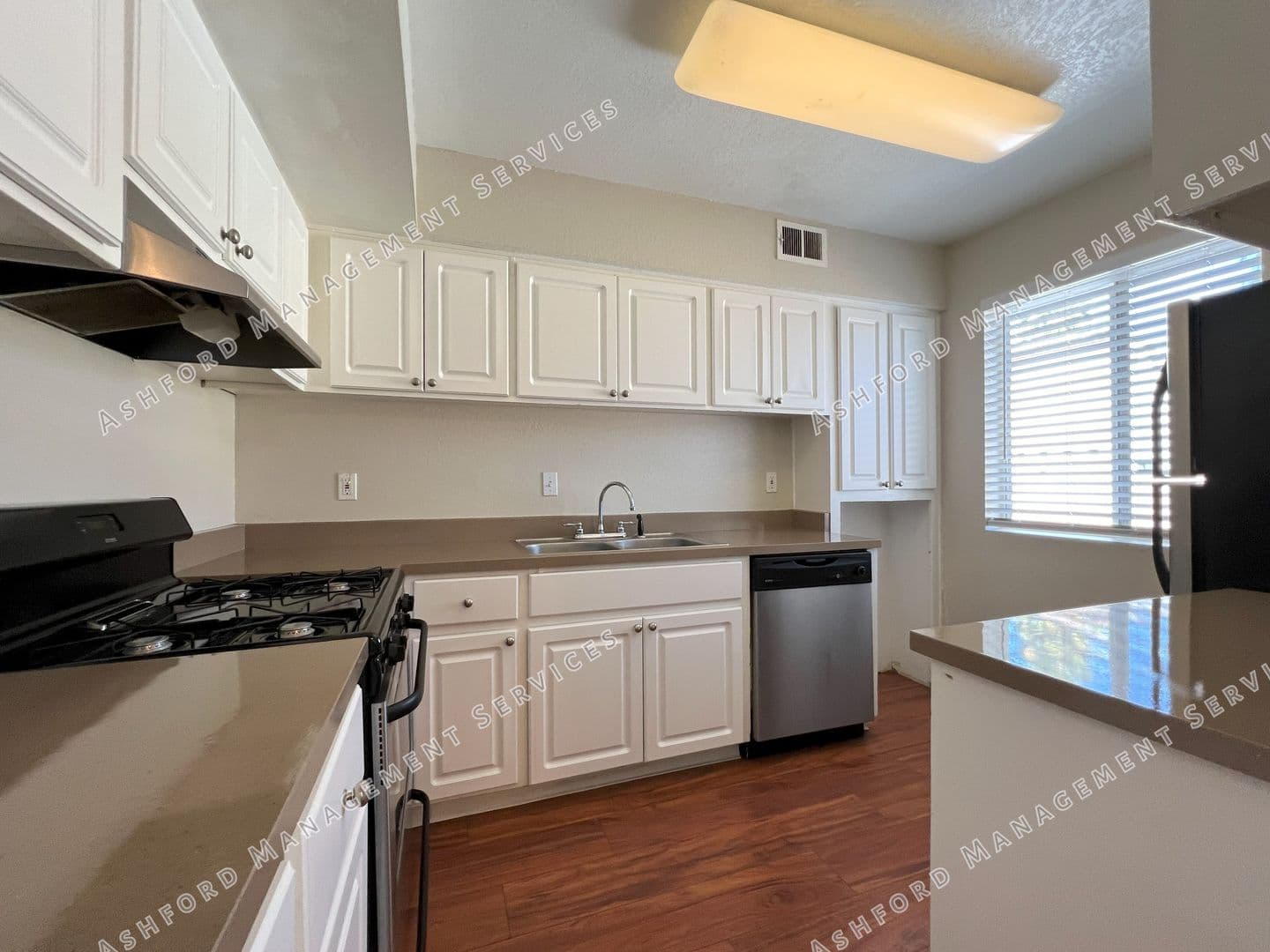 Phoenix Condo: 7141 N 16th St #227