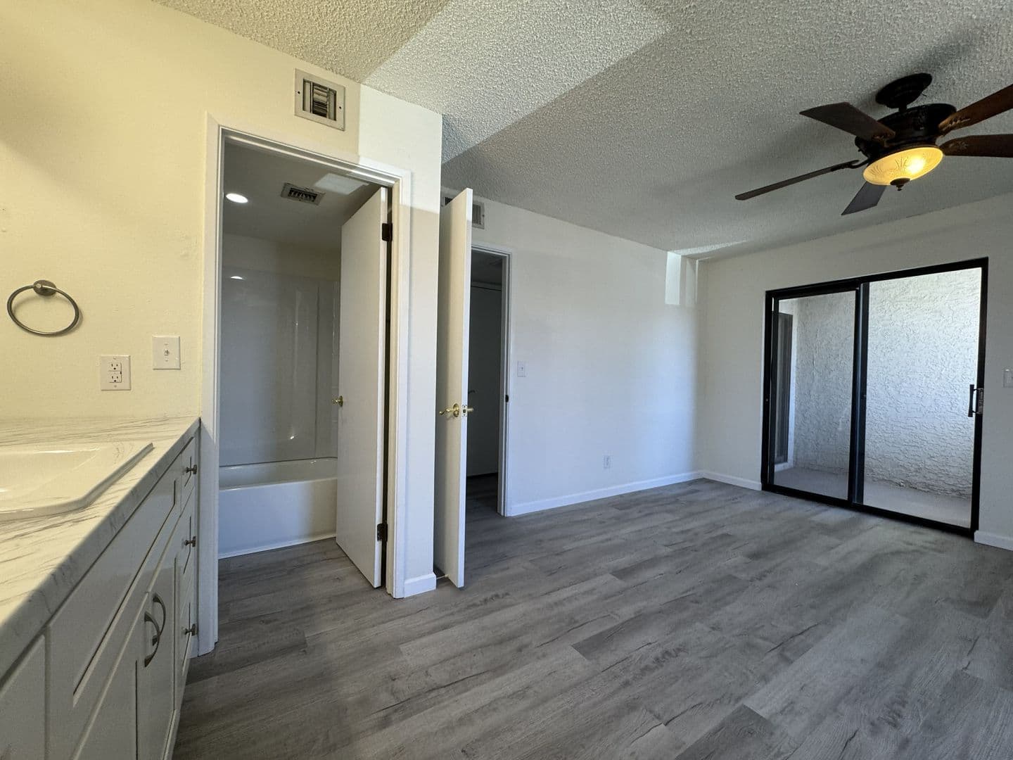 Tempe Apartment: 850 S River Dr.