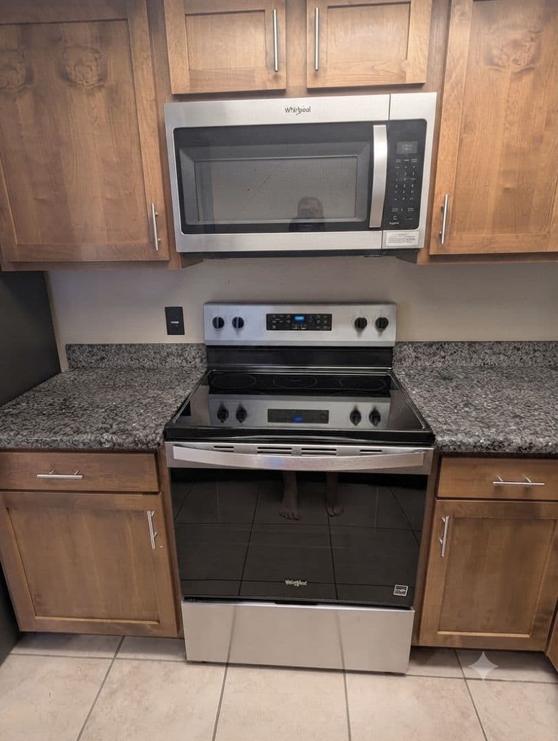 Tempe House: 850 S. River Dr. #1021