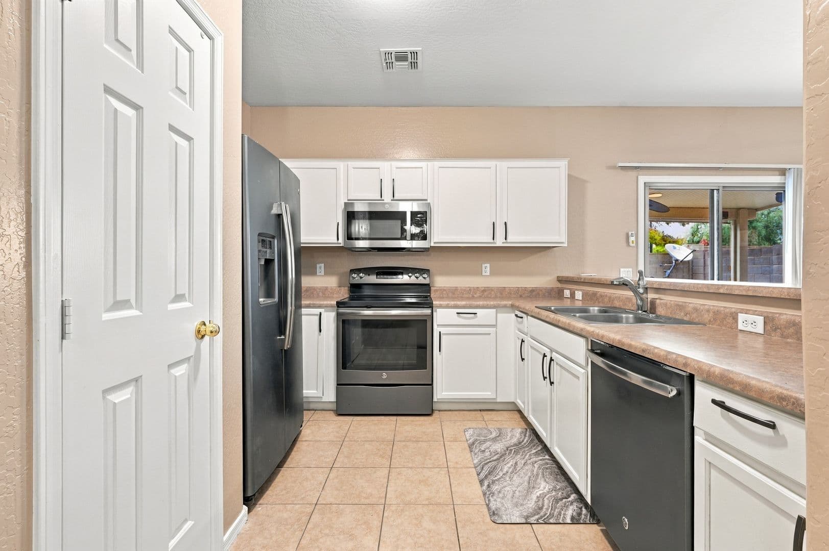 Peoria House: 7012 W Lincoln St