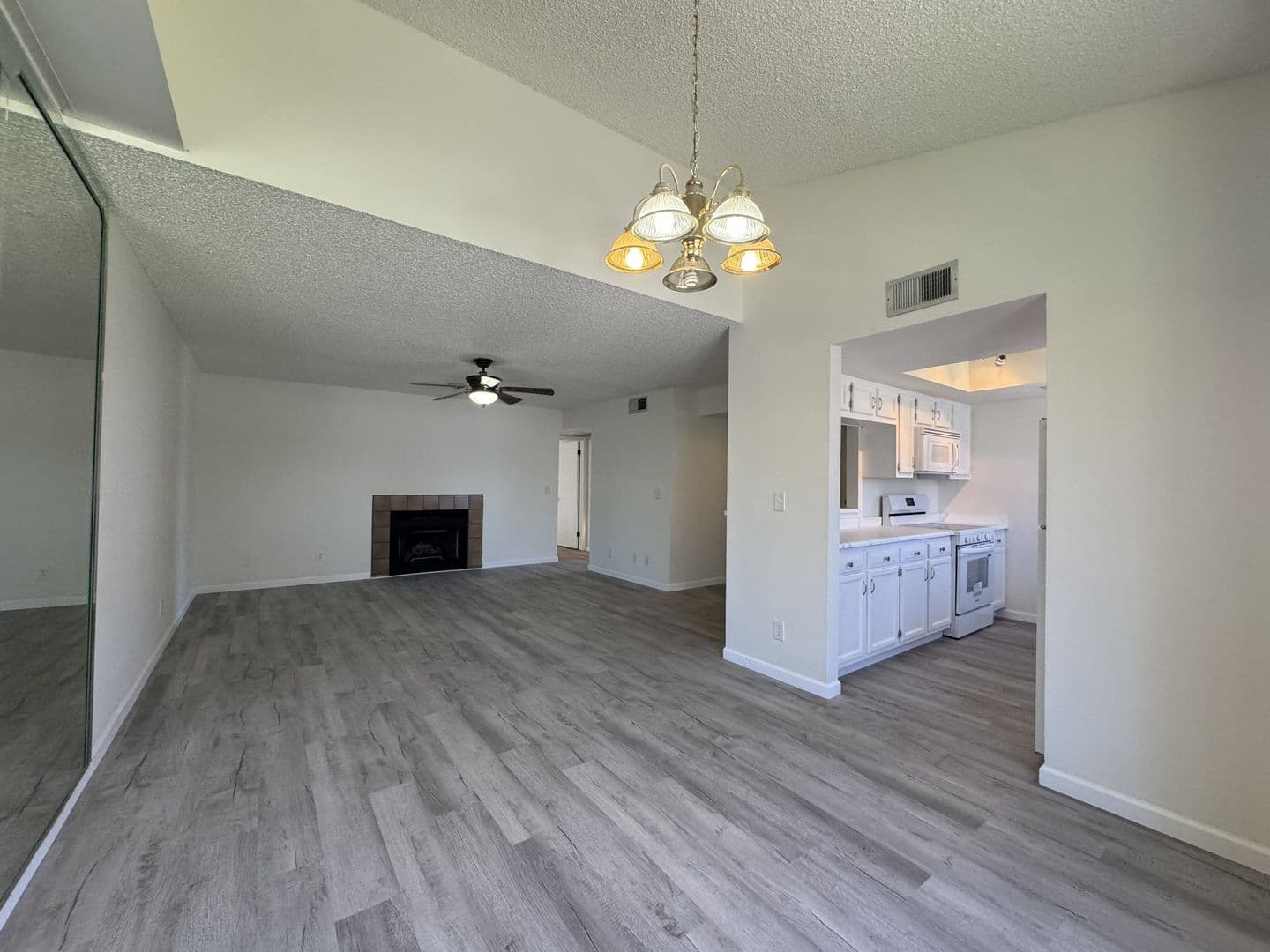 Tempe Apartment: 850 S River Dr.