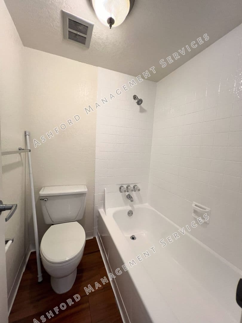 Phoenix Condo: 7141 N 16th St #227