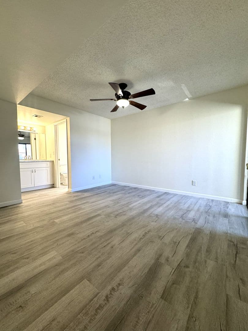Tempe Apartment: 850 S River Dr.