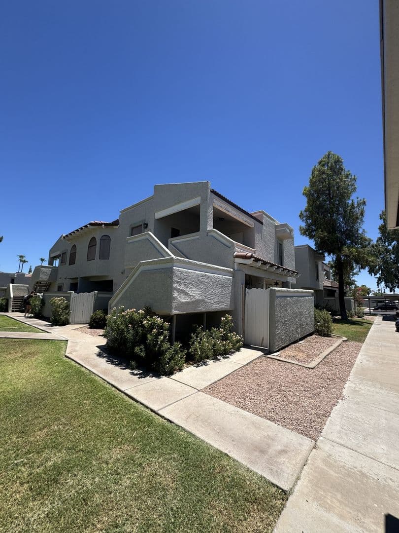 Tempe Apartment: 850 S River Dr.