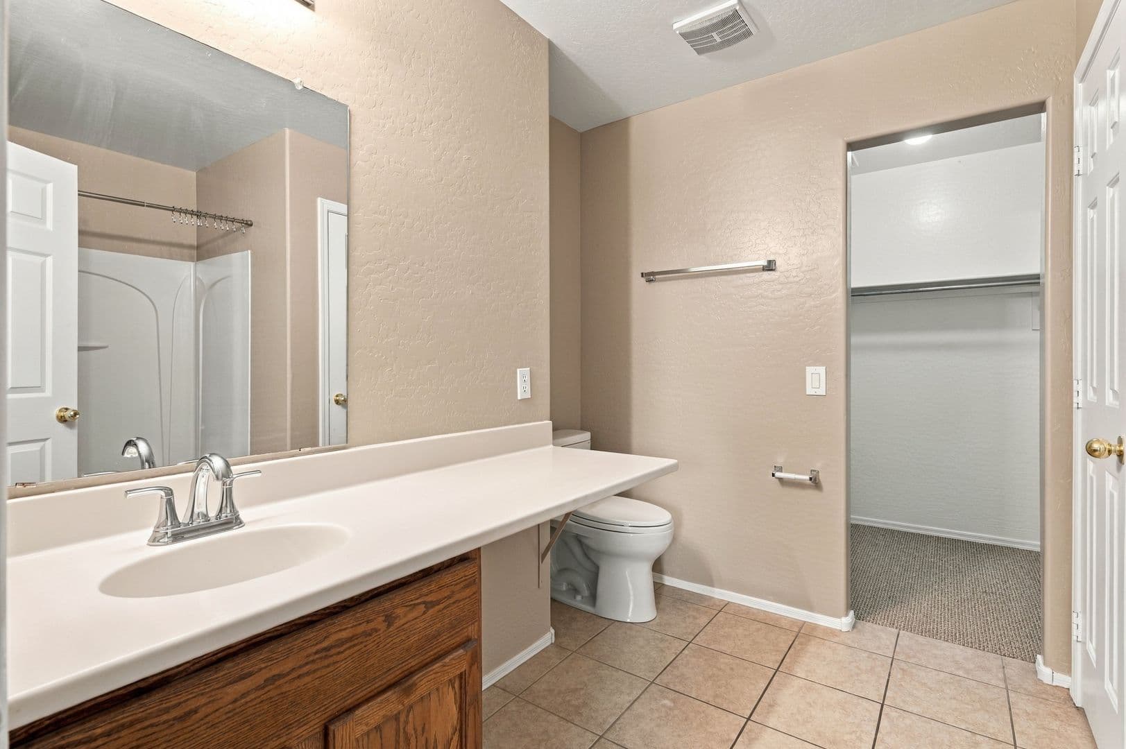 Peoria House: 7012 W Lincoln St