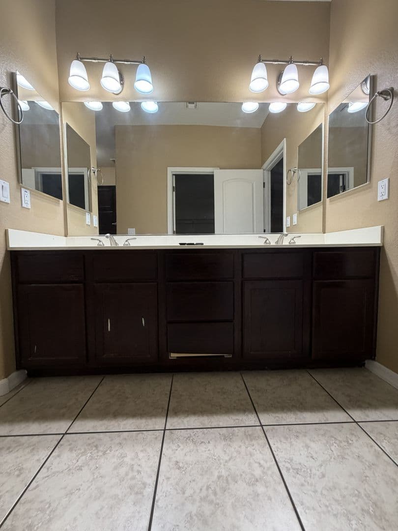 Phoenix House: 7819 S 15th St