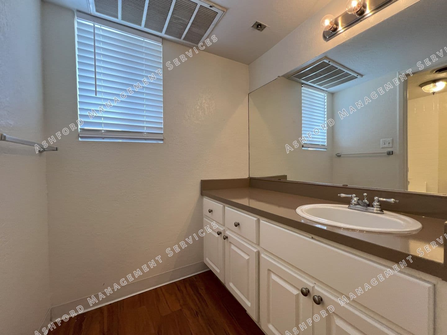 Phoenix Condo: 7141 N 16th St #227