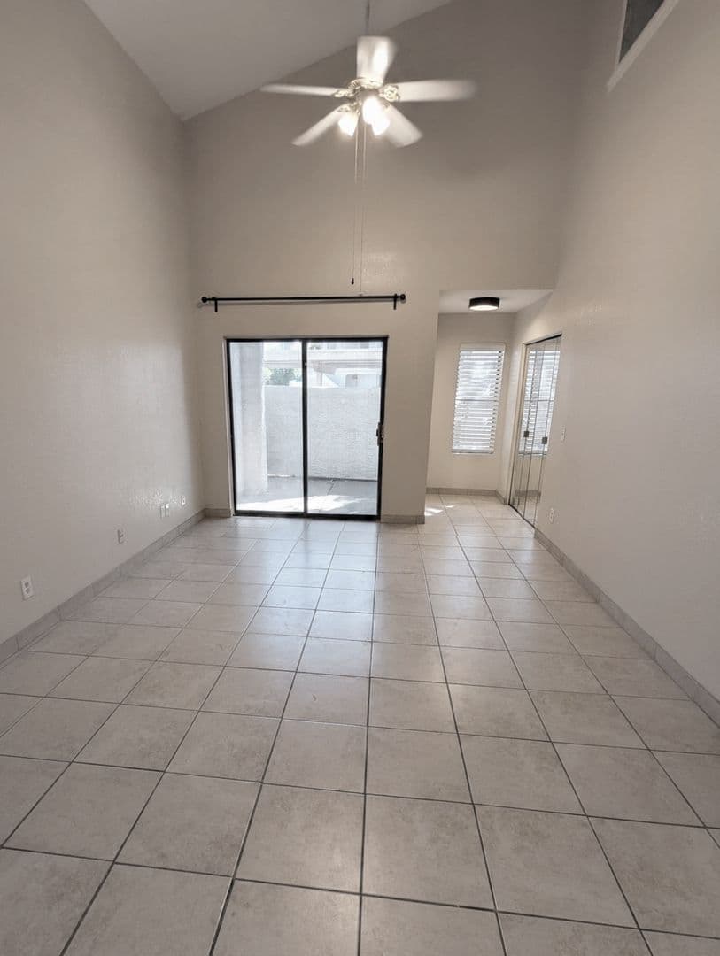 Tempe House: 850 S. River Dr. #1021