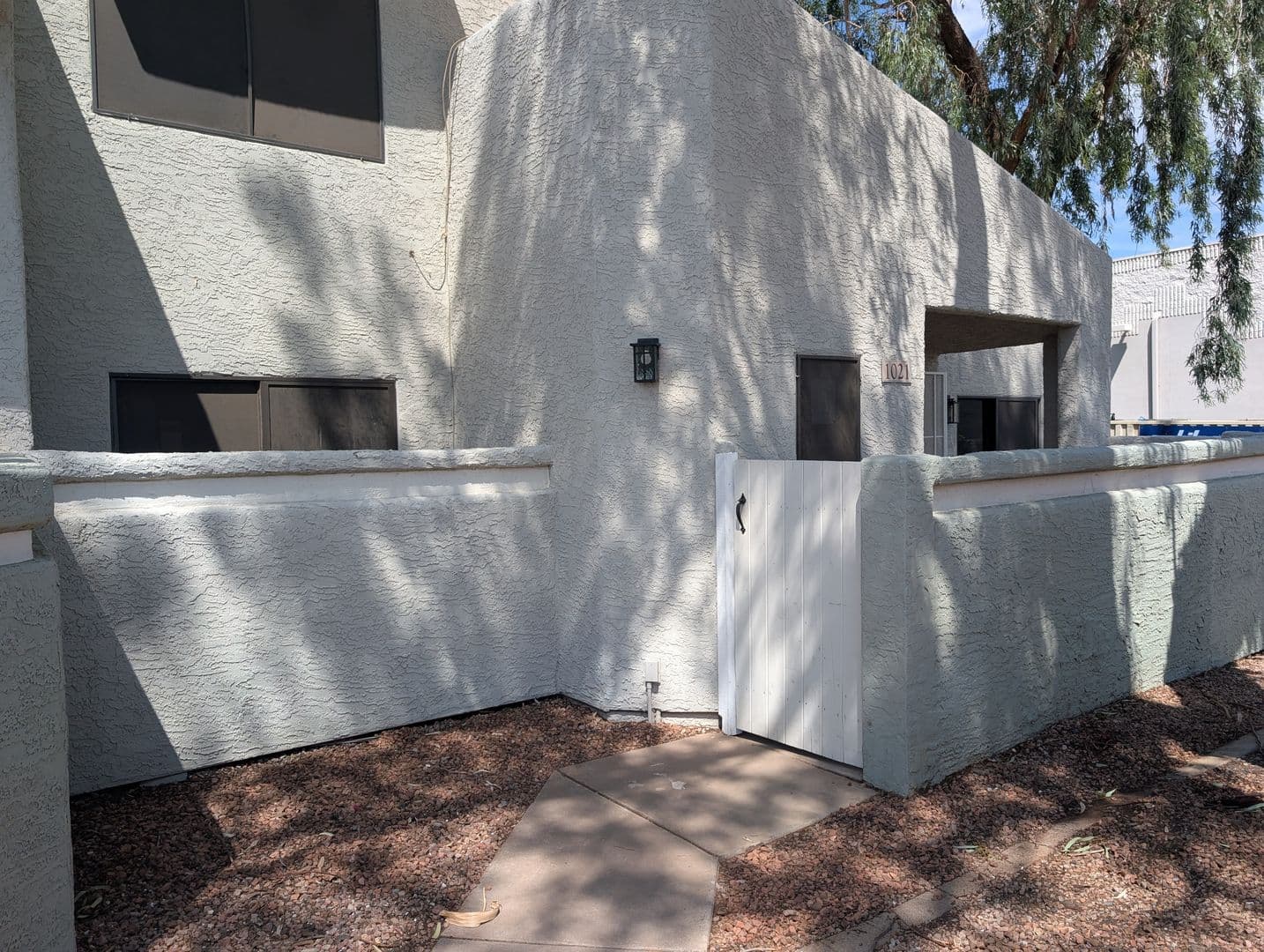 Tempe House: 850 S. River Dr. #1021