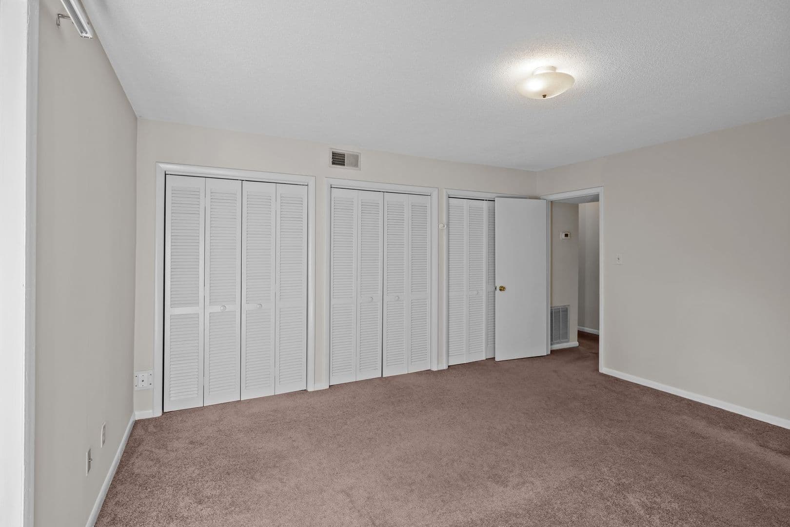New Bern Apartment: 117 Bernhurst Rd