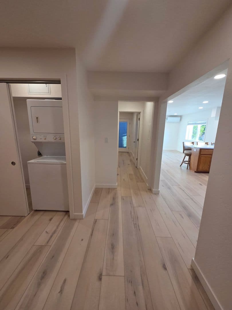 Ashland Apartment: 159 Church St