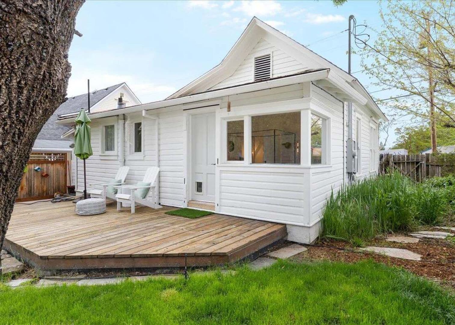 Ashland House: 171 Helman St